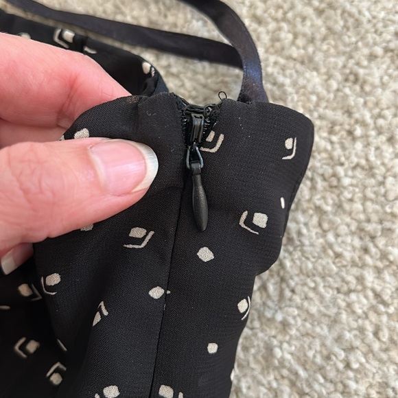 Lauren Ralph Lauren mini skirt, black with cute pattern, size 16, great shape - Picture 3 of 5